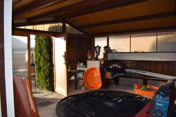 Nebengebäude Bild 1