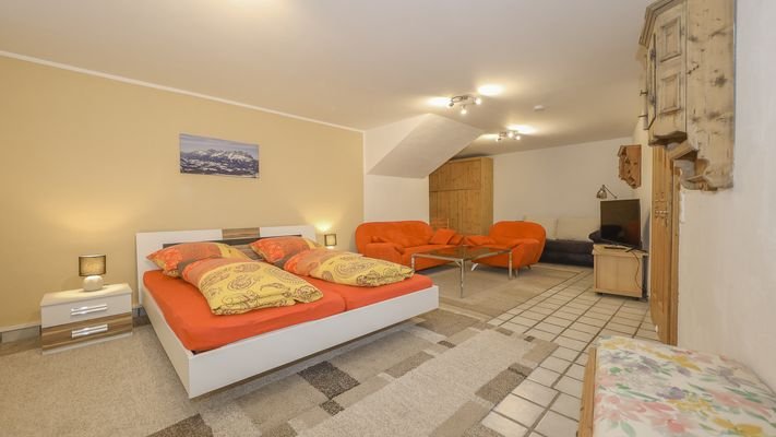 KITZIMMO-Großzügiges Haus mit 3 Wohnungen mieten - Immobilien St. Johann.