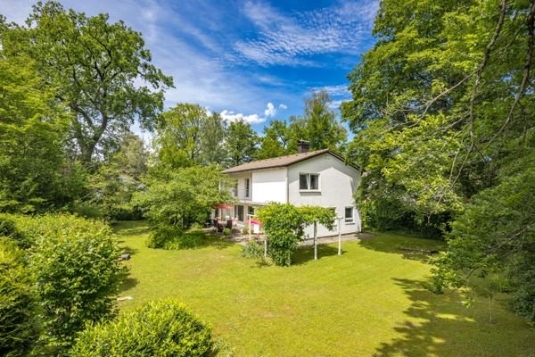 Weitläufiger Garten in perfekter Ausrichtung