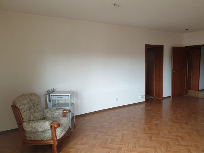 3 Zim Wohnung mit 2 Stellplätzen und 2 Balkons Plus* - Provisionsfrei -