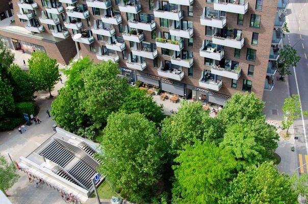 Direkt an der U-Bahnstation Überseequartier!