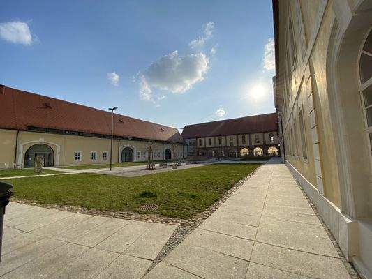 Clara-Wieck-Gymnasium im Planitzer Schloß