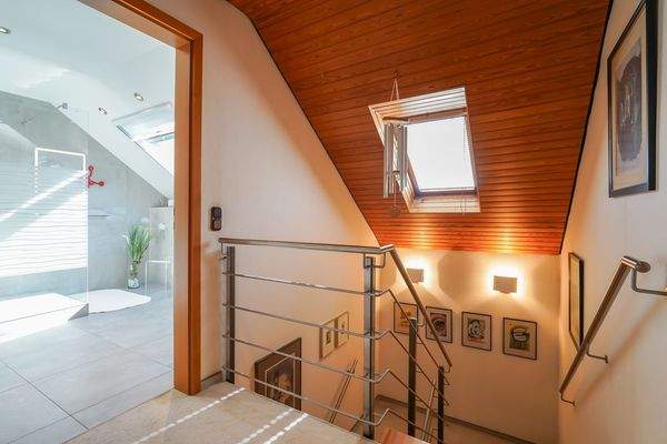 Flur mit dem Blick zum Bad