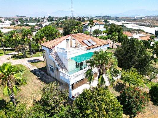 Ready-to-Move Villa in a Complex with Pool in Antalya