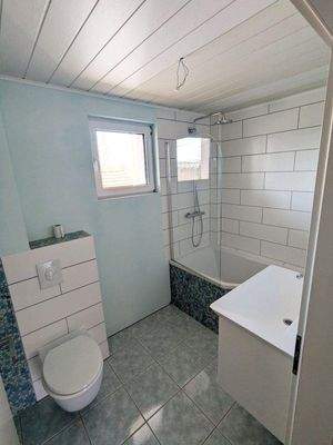 Badezimmer mit Tageslicht