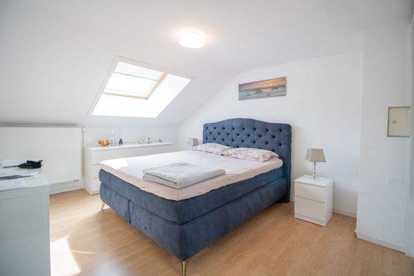 Großes Schlafzimmer