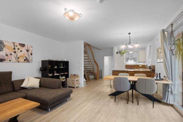 Offene und helle Raumgestaltung im Ergeschoss