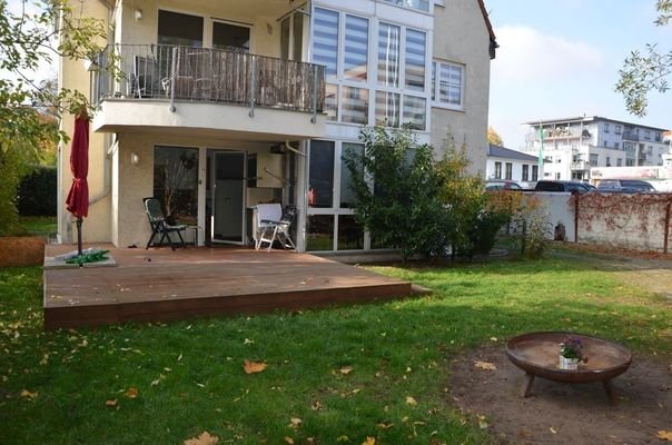 Terrasse mit Gartenzugang