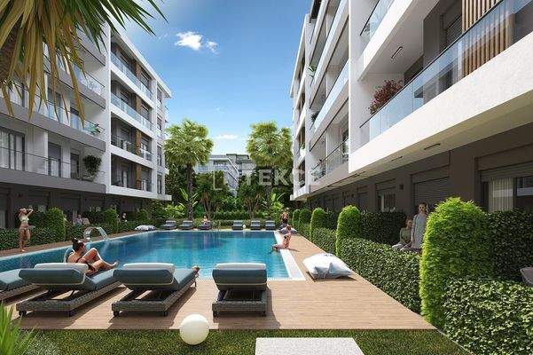 Apartments in a Complex with a Pool Near the Sea in İzmir Karşıyaka