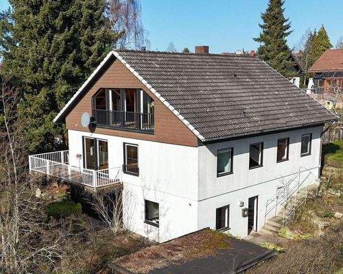 Gebäude seitlich von vorne.jpg