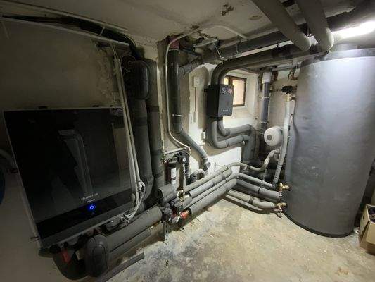 modernste Heiztechnik mit Wärmepumpenanlage