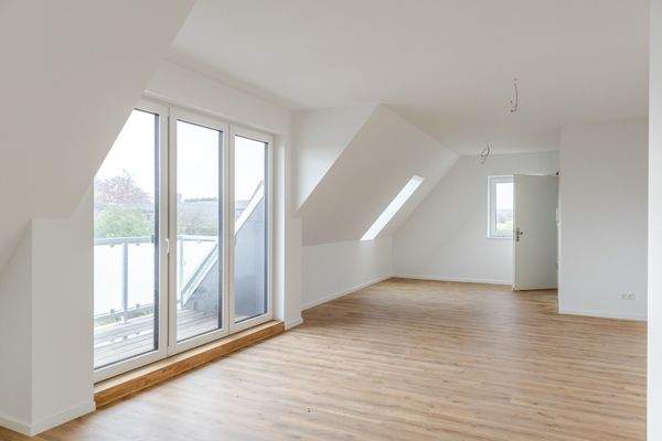 Wohn-/ Essbereich mit Loggia