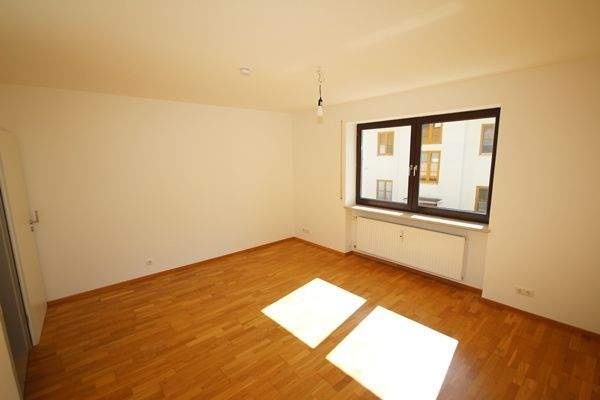 Natürliches Licht trifft auf warmes Parkett