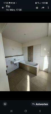 Bad mit Wanne/Dusche