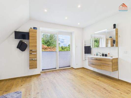 Wohnbereich 1 - DG - Bad 1