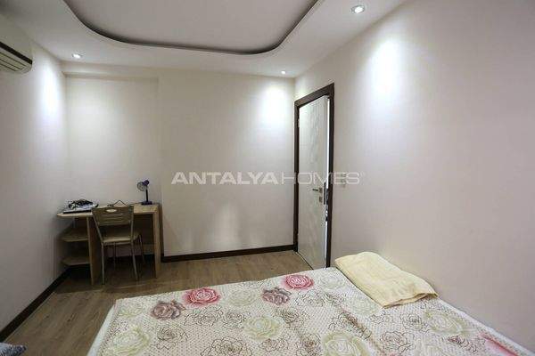 1-Bedroom Furnished Flat Near the Sea in Antalya Konyaalti