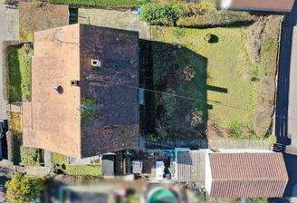 Draufsicht auf das Grundstück mit Bestandshaus