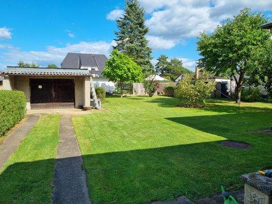Garage mit Garten