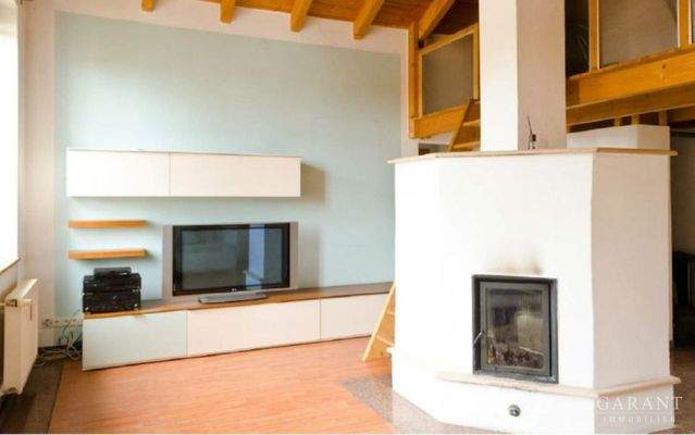 Wohnzimmer mit Kamin