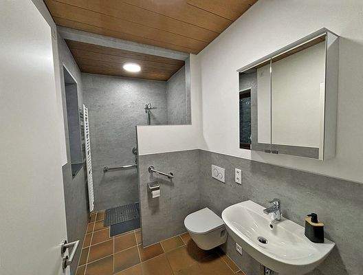 Duschbad im Erdgeschoss