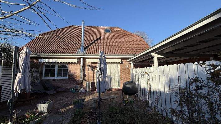 Terrasse im Süden des Grundstücks