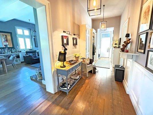 Design aus jedem Blickwinkel, hochwertiger, antiker Eichenparkettboden