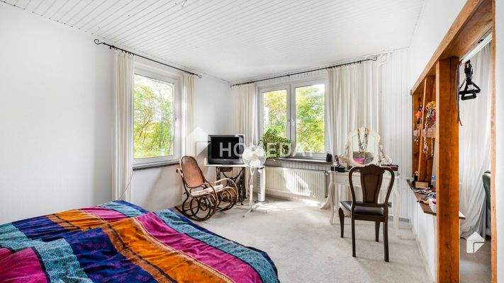 1. OG Schlafzimmer 1