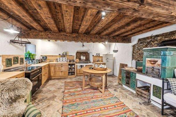 ... mit Kachelofen für gemütliche Abende