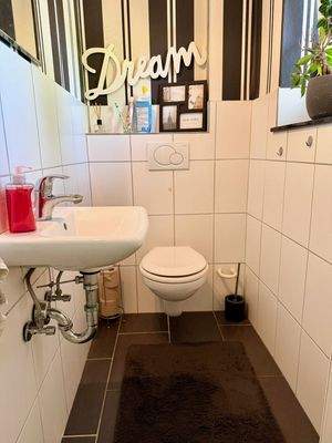 Gäste WC Wohnung rechts