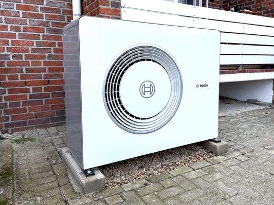 Luft-Wasse-Wärmepupe