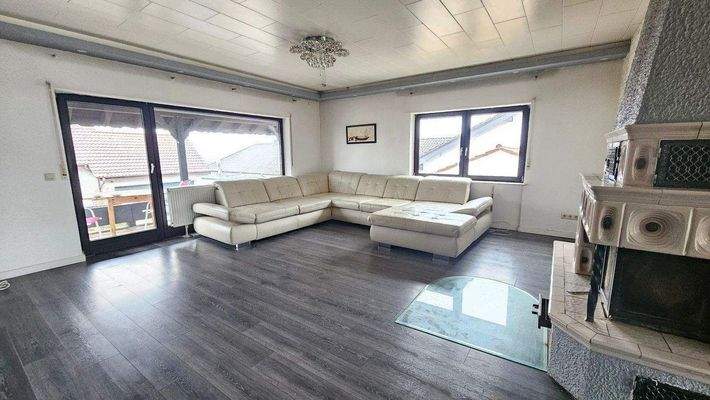 Teilansicht Wohnz. mit Kamin.jpg