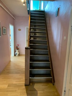 Flur mit Treppe IMG_5430.jpeg