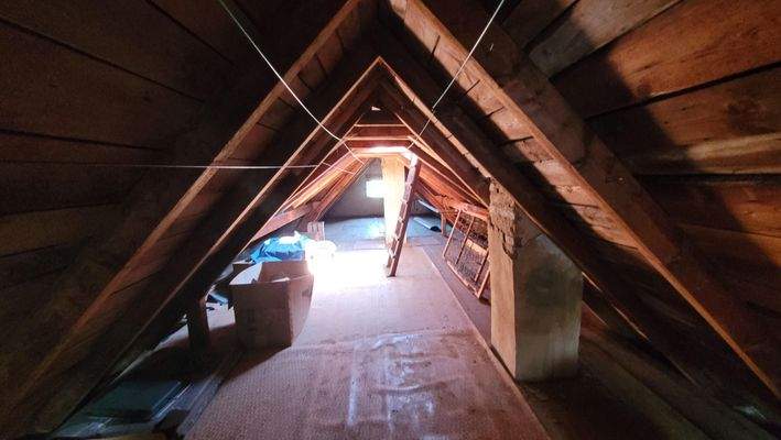 Kaltdach im Spitzboden 