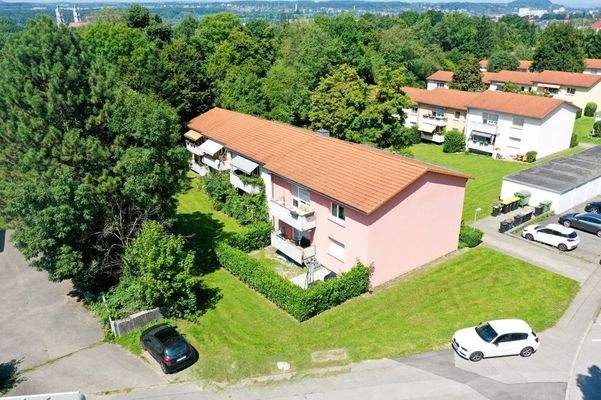 Wohnanlage mit Umgebung