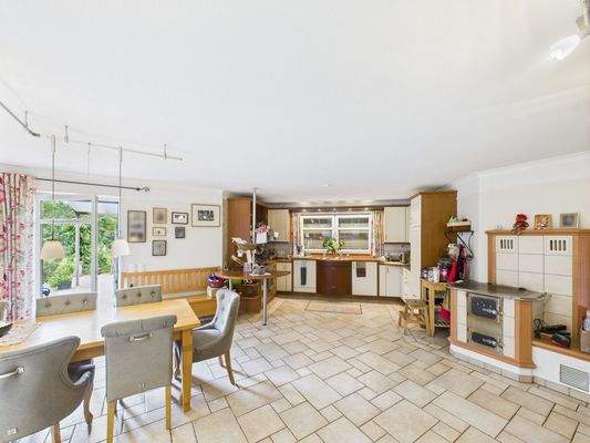 CAM03784G0-PR0075-STILL021