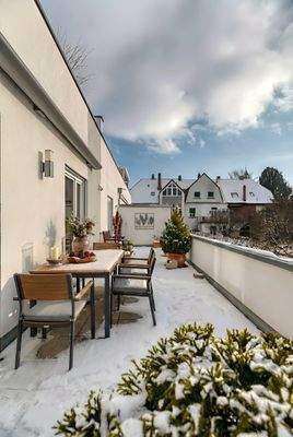 Südterrasse über die gesamte Wohnungsbreite.jpg