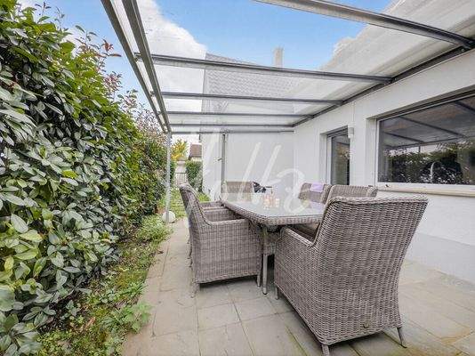 Terrasse an der Küche (EG)