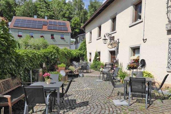 Gartenterrasse zum Café
