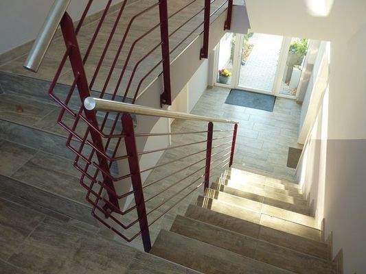 Treppenhaus zu den Wohnbereichen