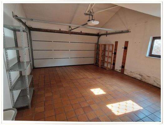 Garage mit Segmenttor