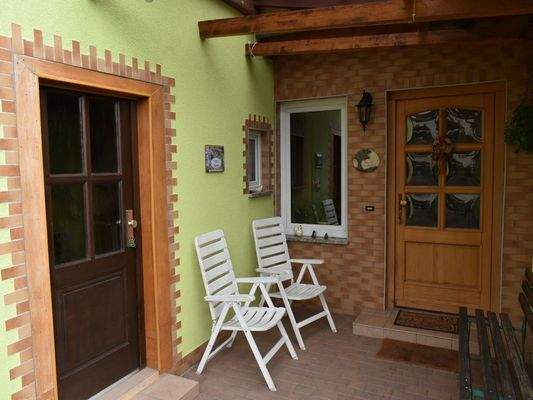 Eingänge Haus & Nebengebäude