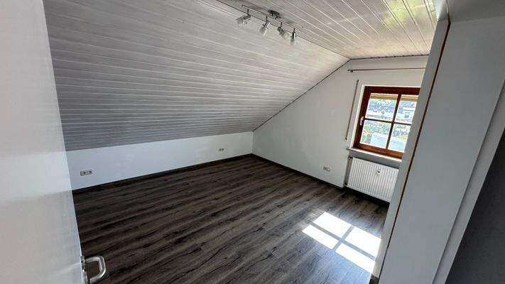 DG - Kinderzimmer/Büro