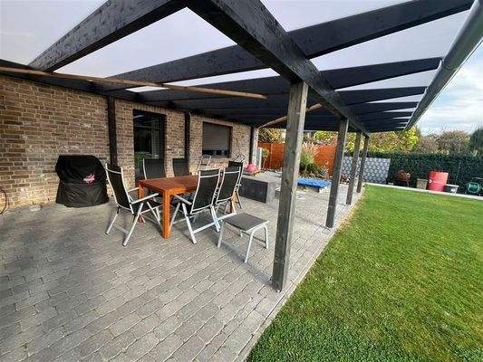 Terrasse mit Überdachung 