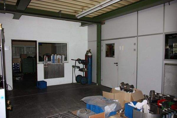 Meisterbüro, Teilelager