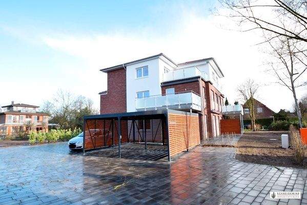 2. Carport direkt vor dem Haus