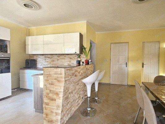 Esszimmer mit offener Küche