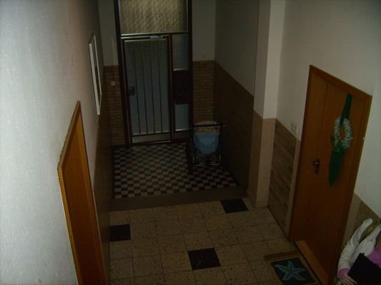 Treppenhaus EG-Eingang.JPG