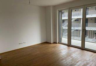 Wohnraum mit Balkonblick