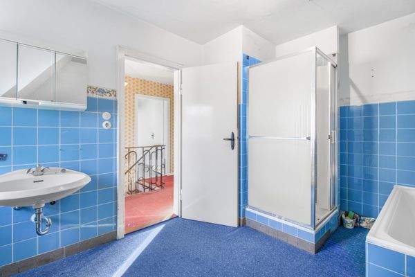 Badezimmer im Dachgeschoss