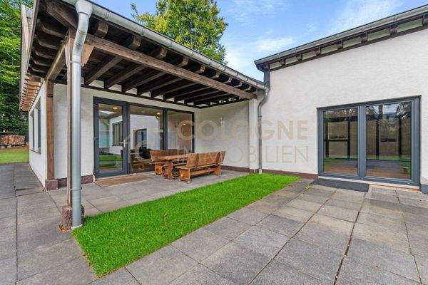 Terrasse vor Haus 2, linkes Haus